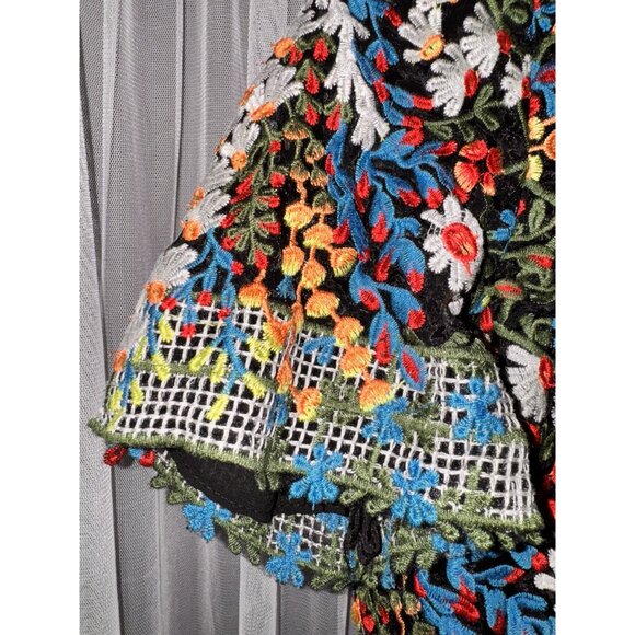 Vintage Midheaven Embroidered Floral Short Sleeve Top - Picture 3 of 10